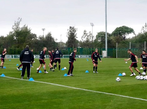 BELEK, BİRBİRİNDEN ÜNLÜ FUTBOL TAKIMLARINI AĞIRLAMAYA DEVAM EDİYOR